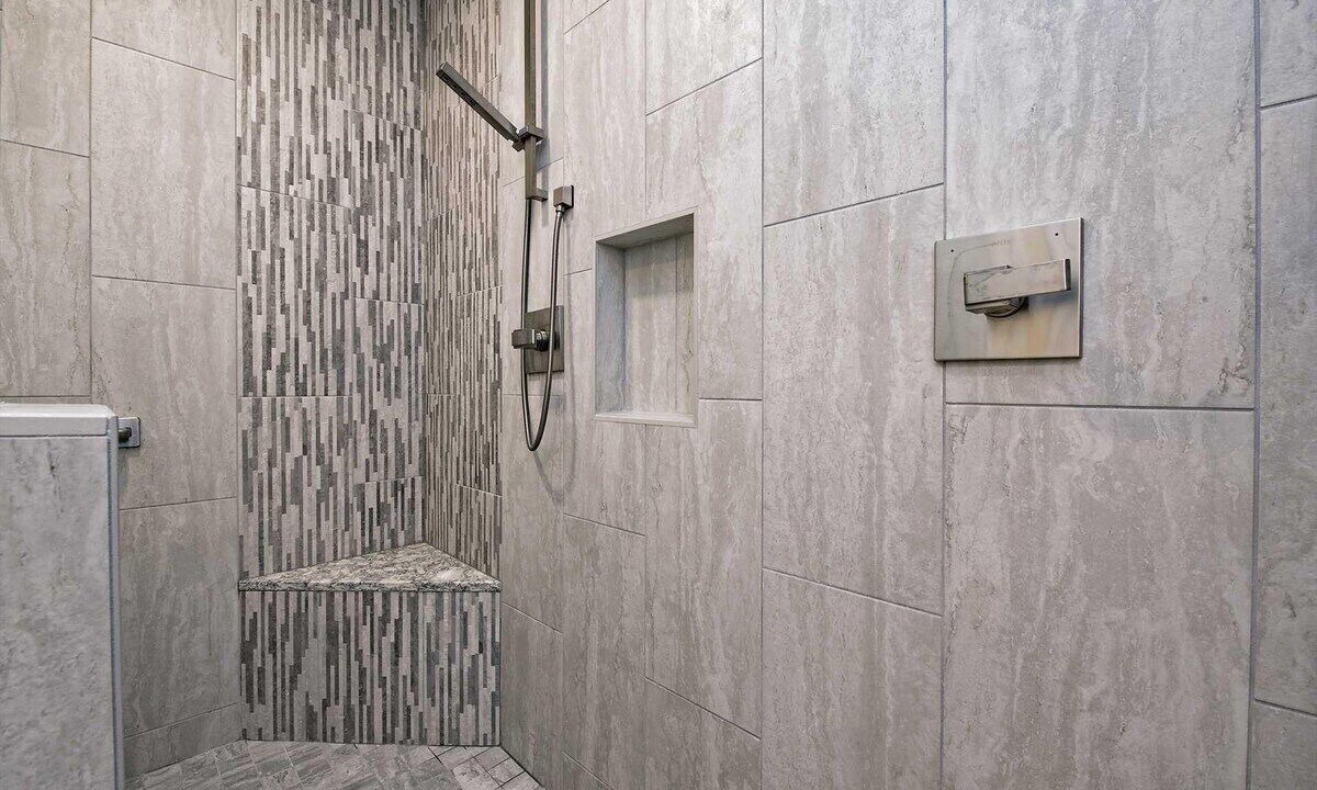 Photo of Bathroom in Orange Beach East
