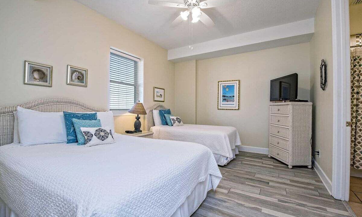 Photo of Bedroom in Orange Beach East