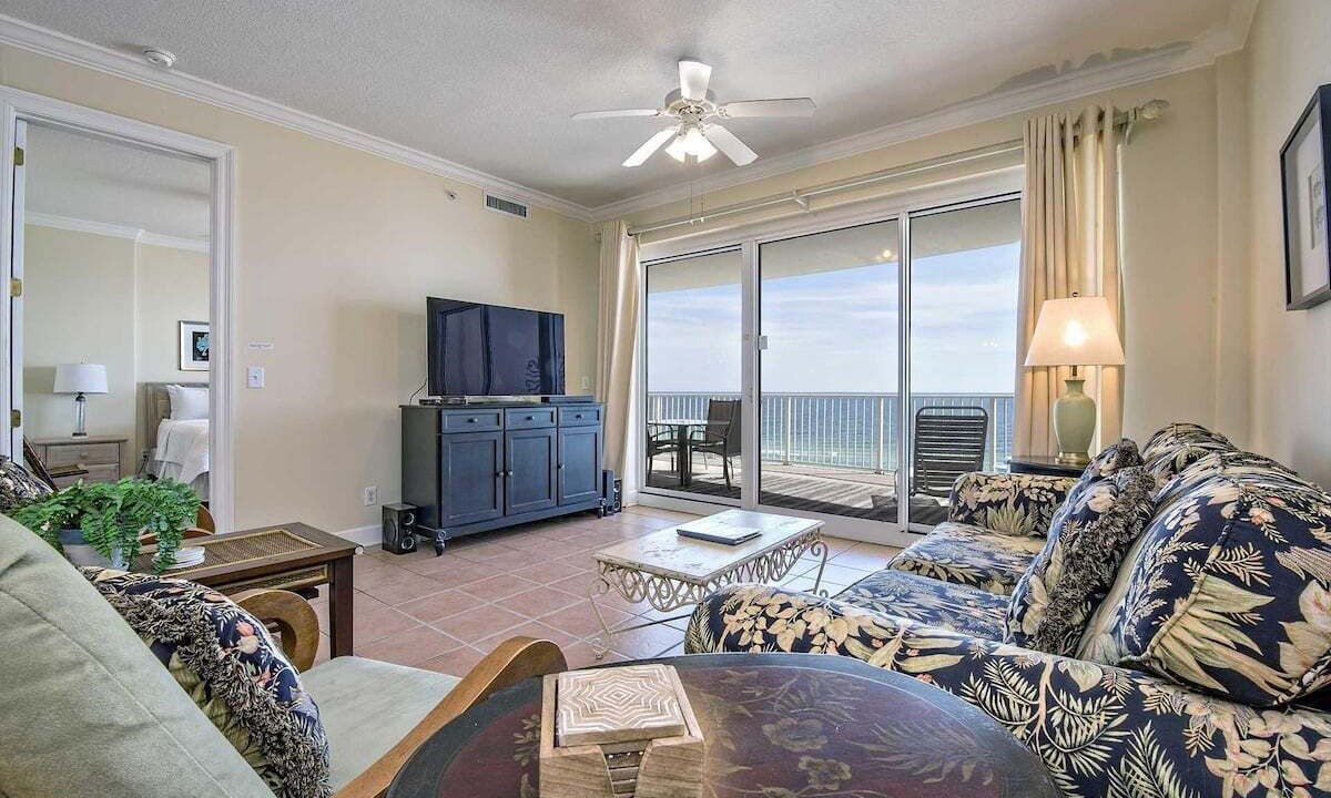 Photo of Livingroom in Orange Beach East