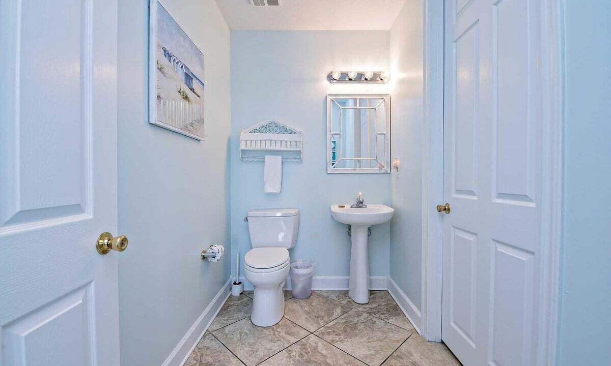 Photo of Bathroom in Orange Beach East