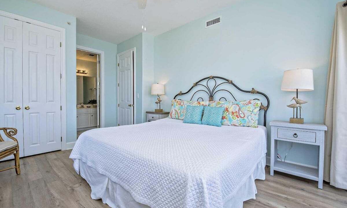 Photo of Bedroom in Orange Beach East
