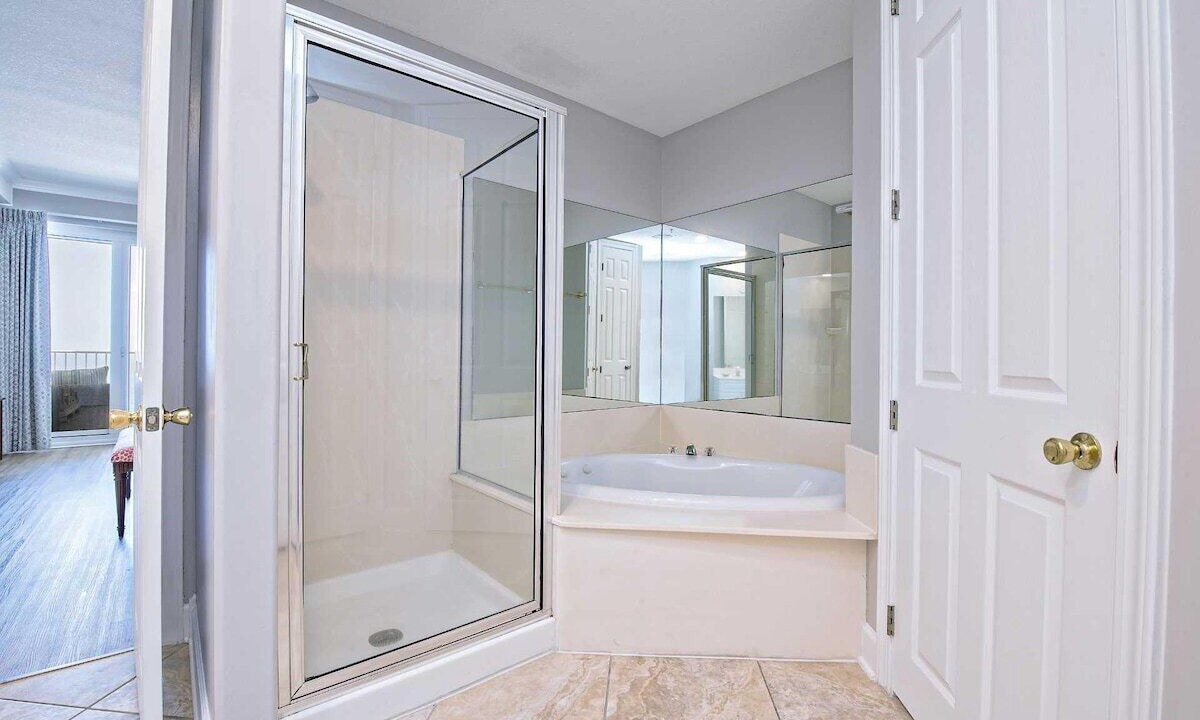 Photo of Bathroom in Orange Beach East