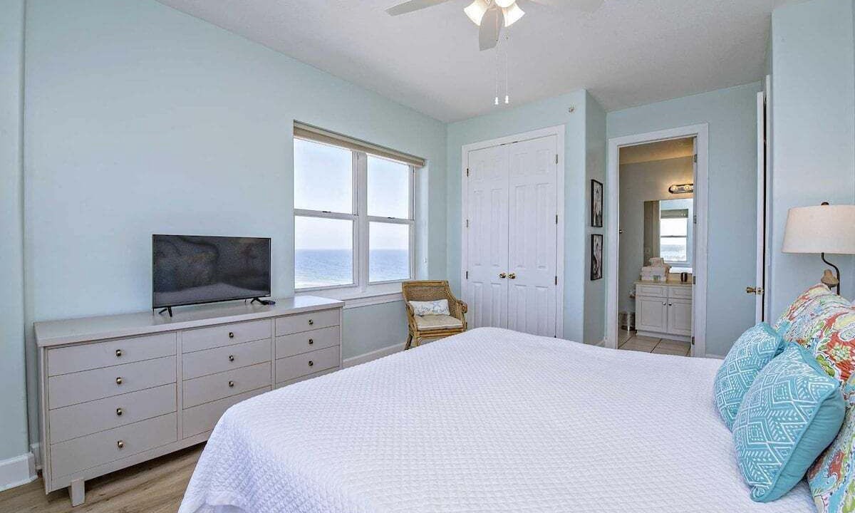 Photo of Bedroom in Orange Beach East