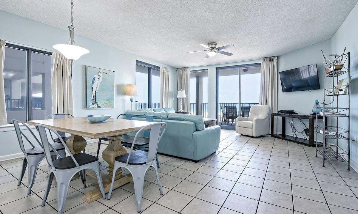 Photo of Livingroom in Orange Beach East