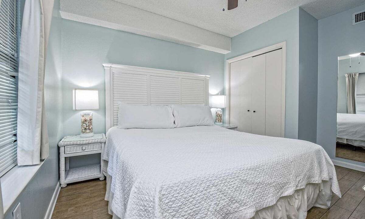Photo of Bedroom in Orange Beach East