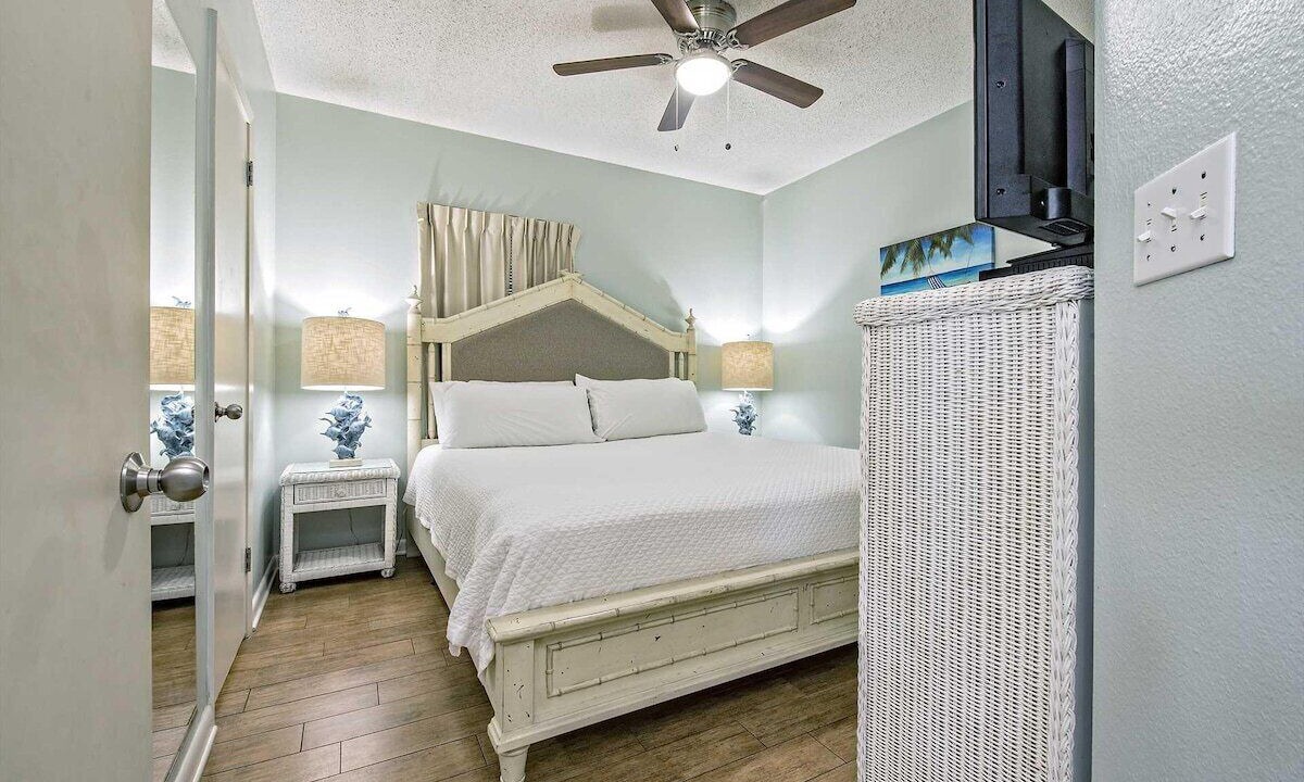 Photo of Bedroom in Orange Beach East