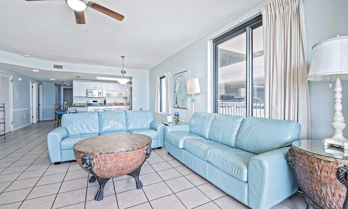 Photo of Livingroom in Orange Beach East