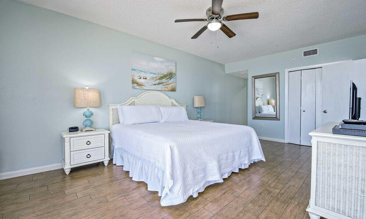 Photo of Bedroom in Orange Beach East
