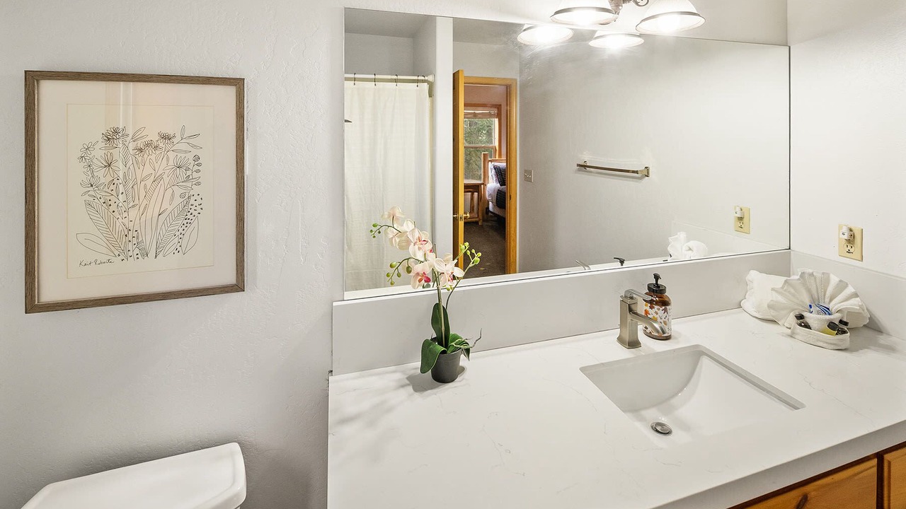 Photo of Bathroom in Summit Estates