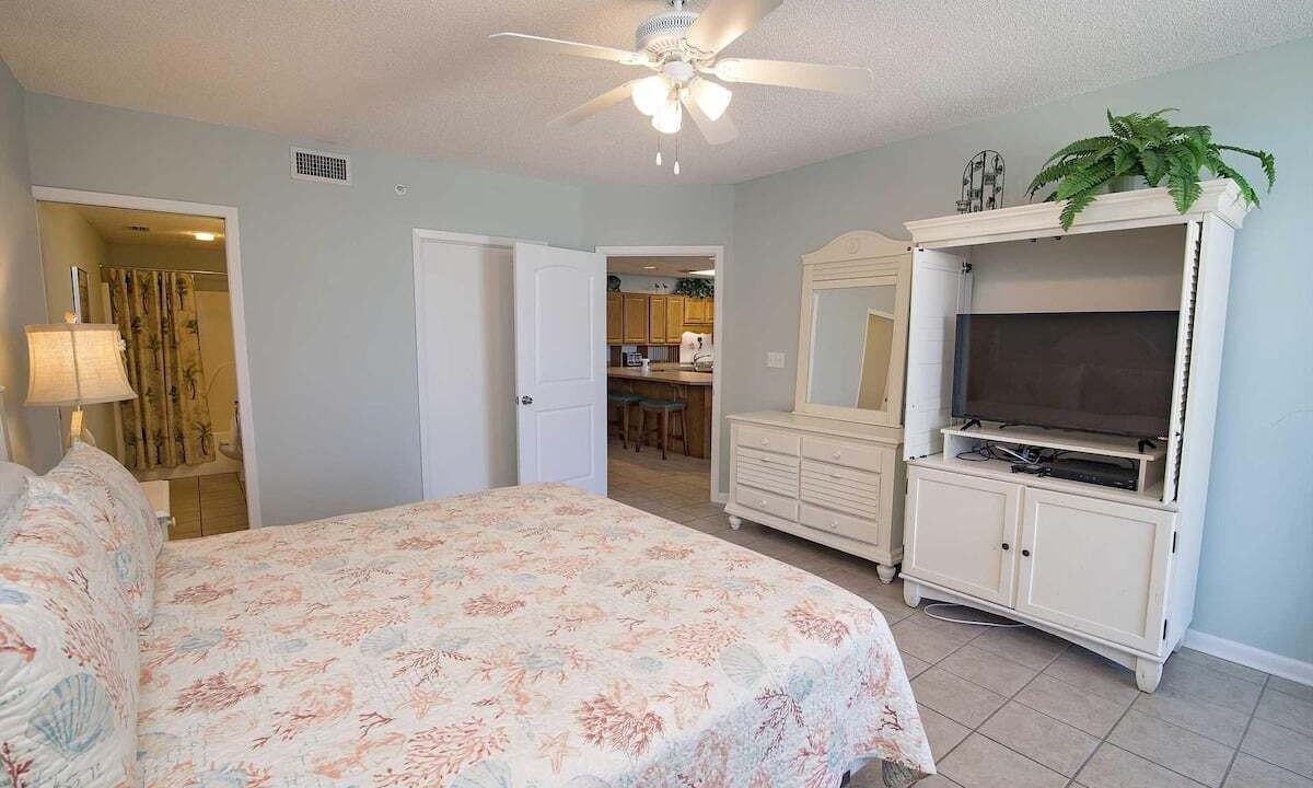Photo of Bedroom in Orange Beach East