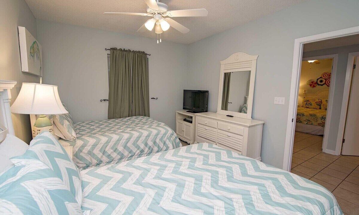 Photo of Bedroom in Orange Beach East