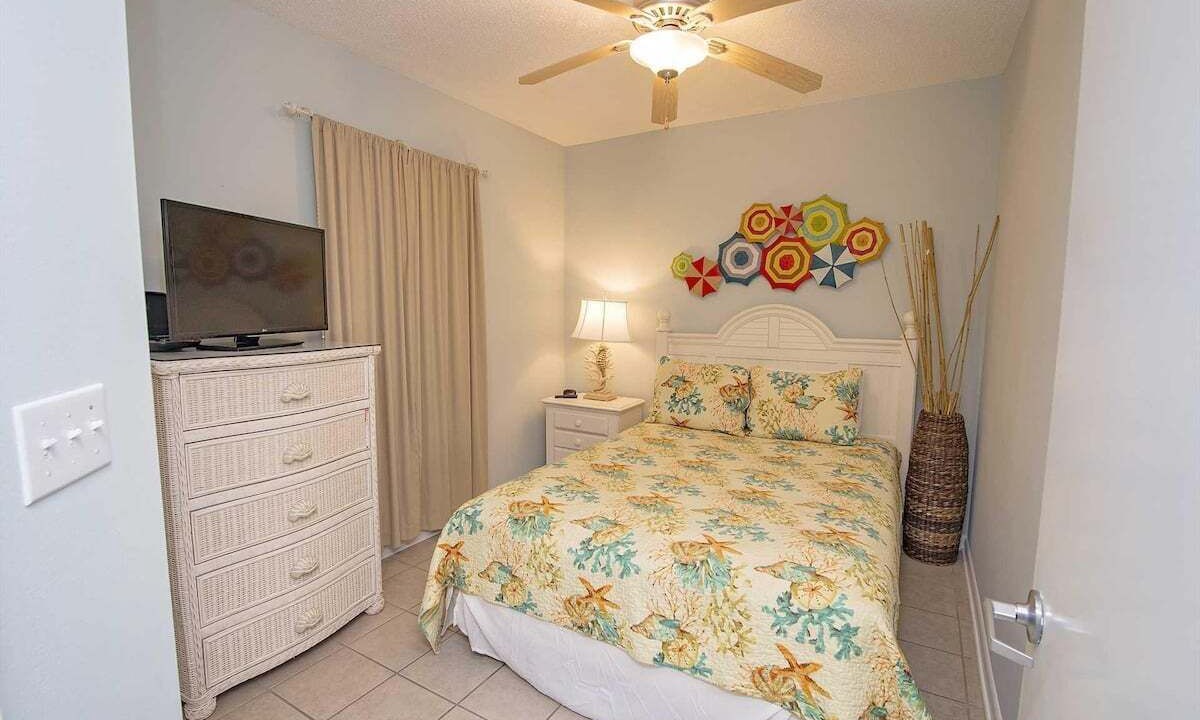 Photo of Bedroom in Orange Beach East