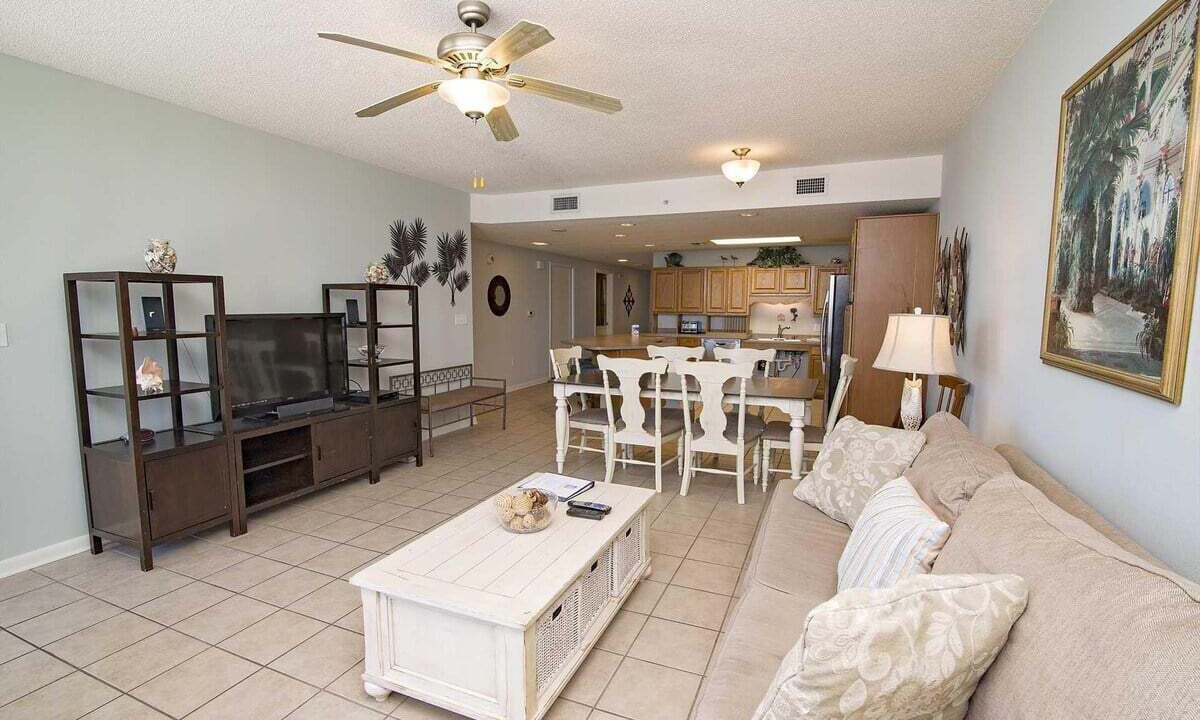 Photo of Livingroom in Orange Beach East