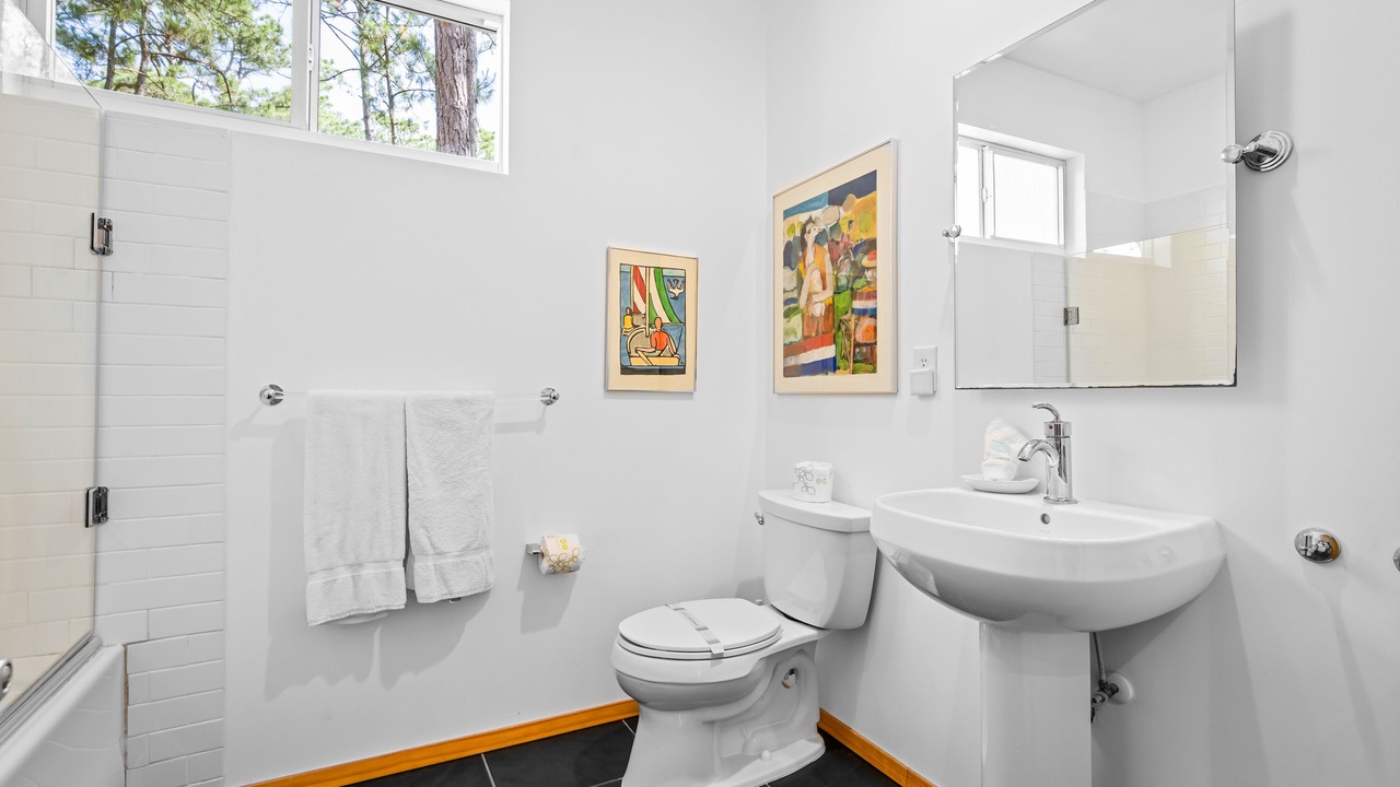 Photo of Bathroom in Dauphin Island