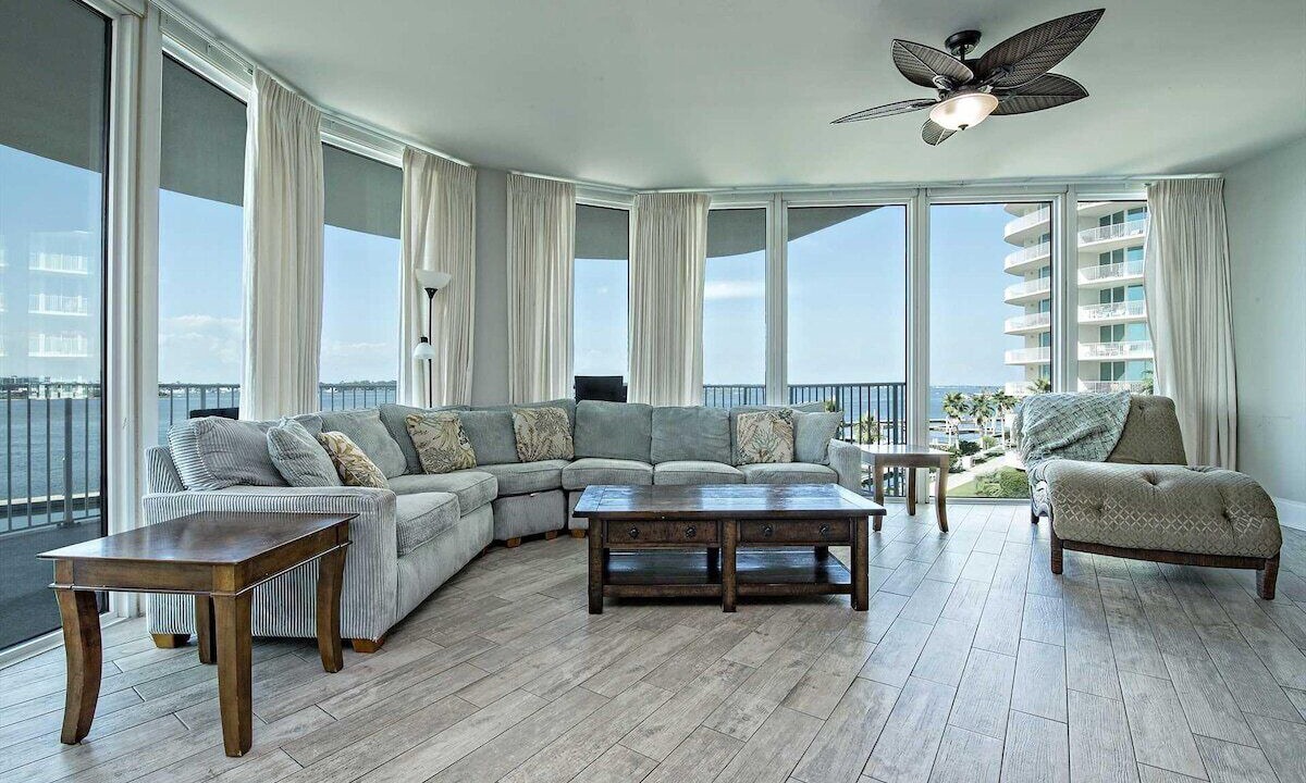 Photo of Livingroom in Orange Beach East