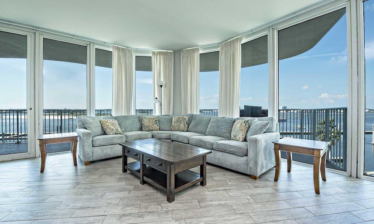 Photo of Livingroom in Orange Beach East