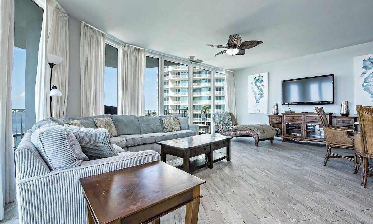 Photo of Livingroom in Orange Beach East