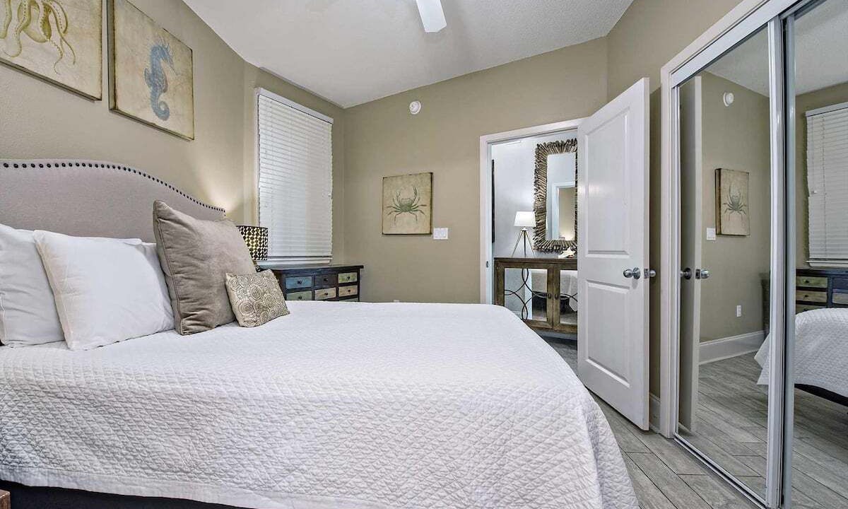 Photo of Bedroom in Orange Beach East