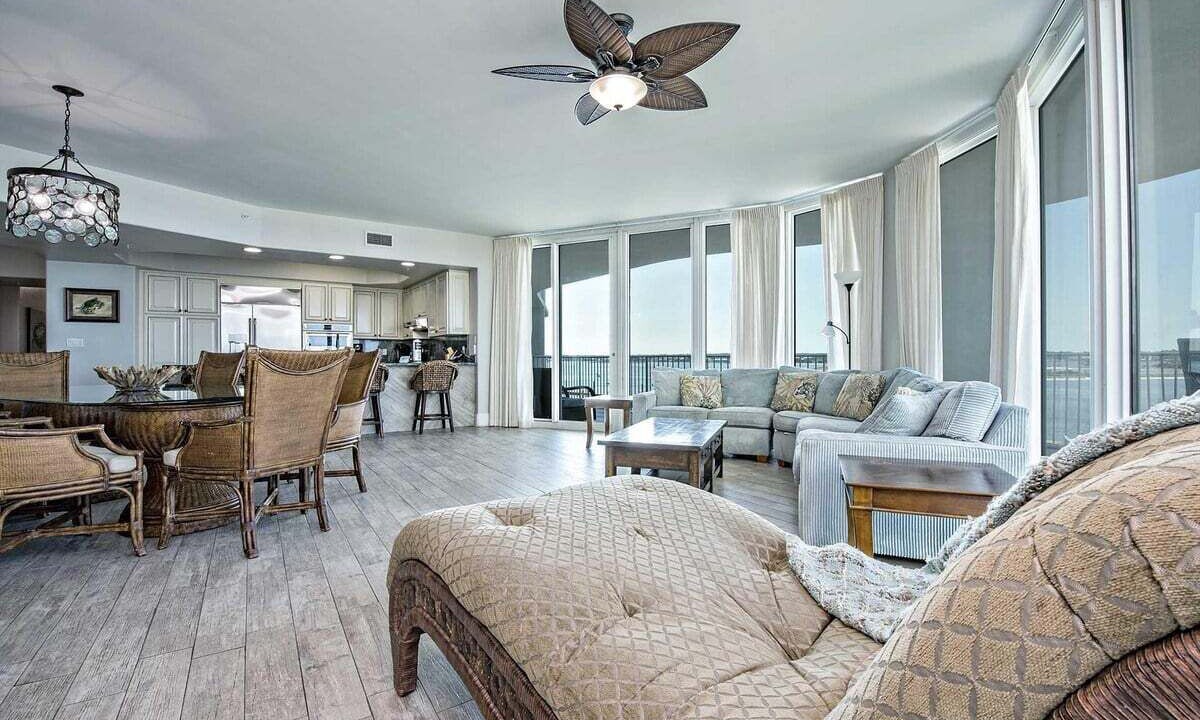 Photo of Livingroom in Orange Beach East