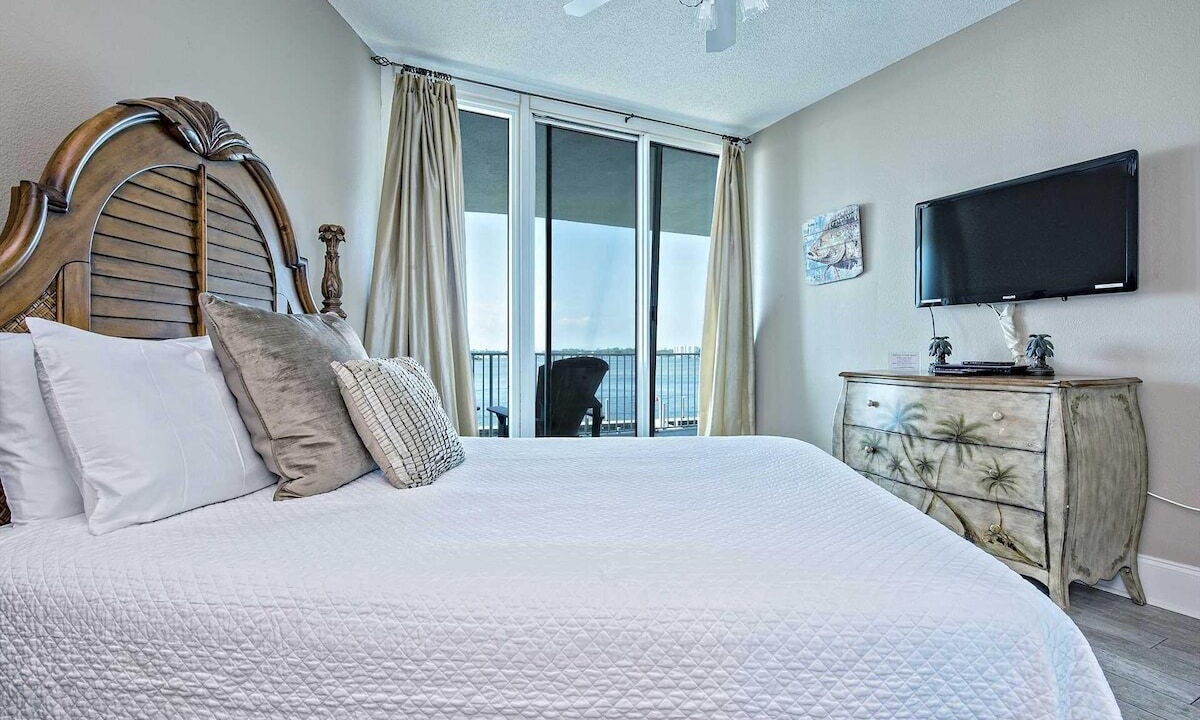 Photo of Bedroom in Orange Beach East