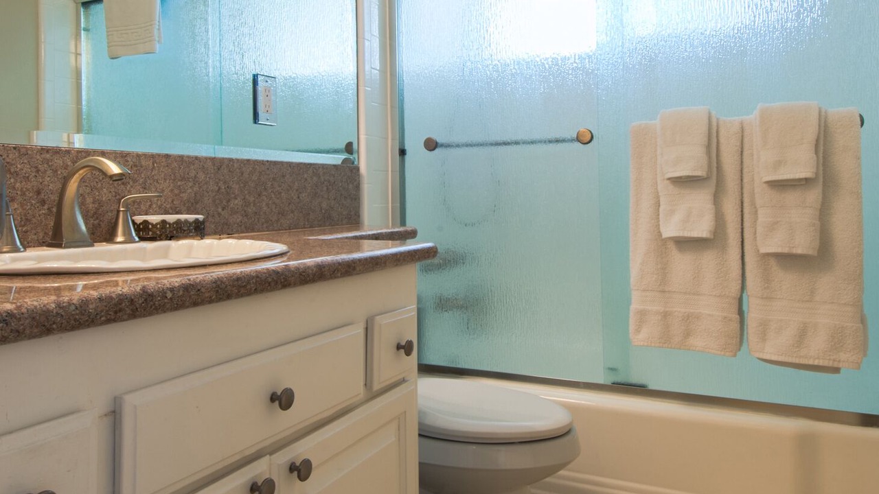 Photo of Bathroom in Northwest Anaheim