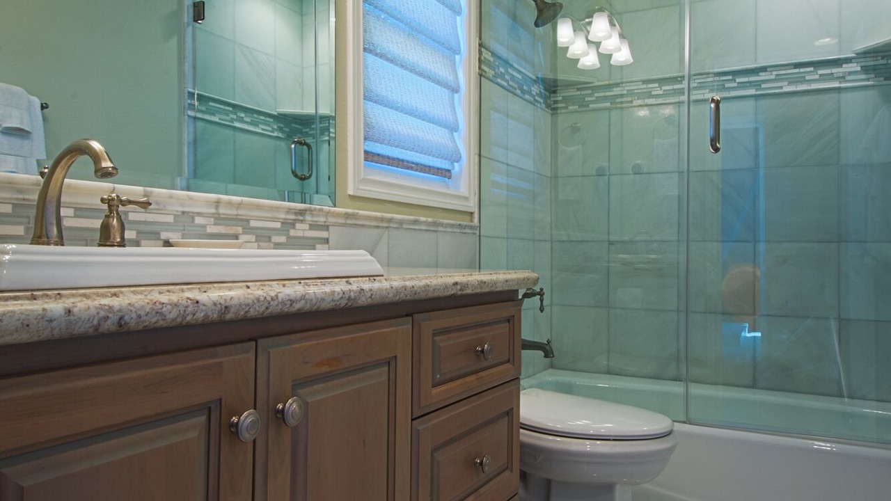 Photo of Bathroom in Northwest Anaheim