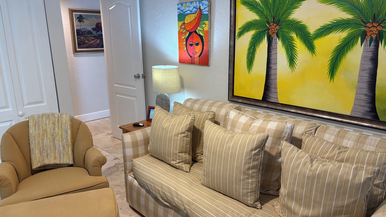 Photo of Livingroom in Key Biscayne