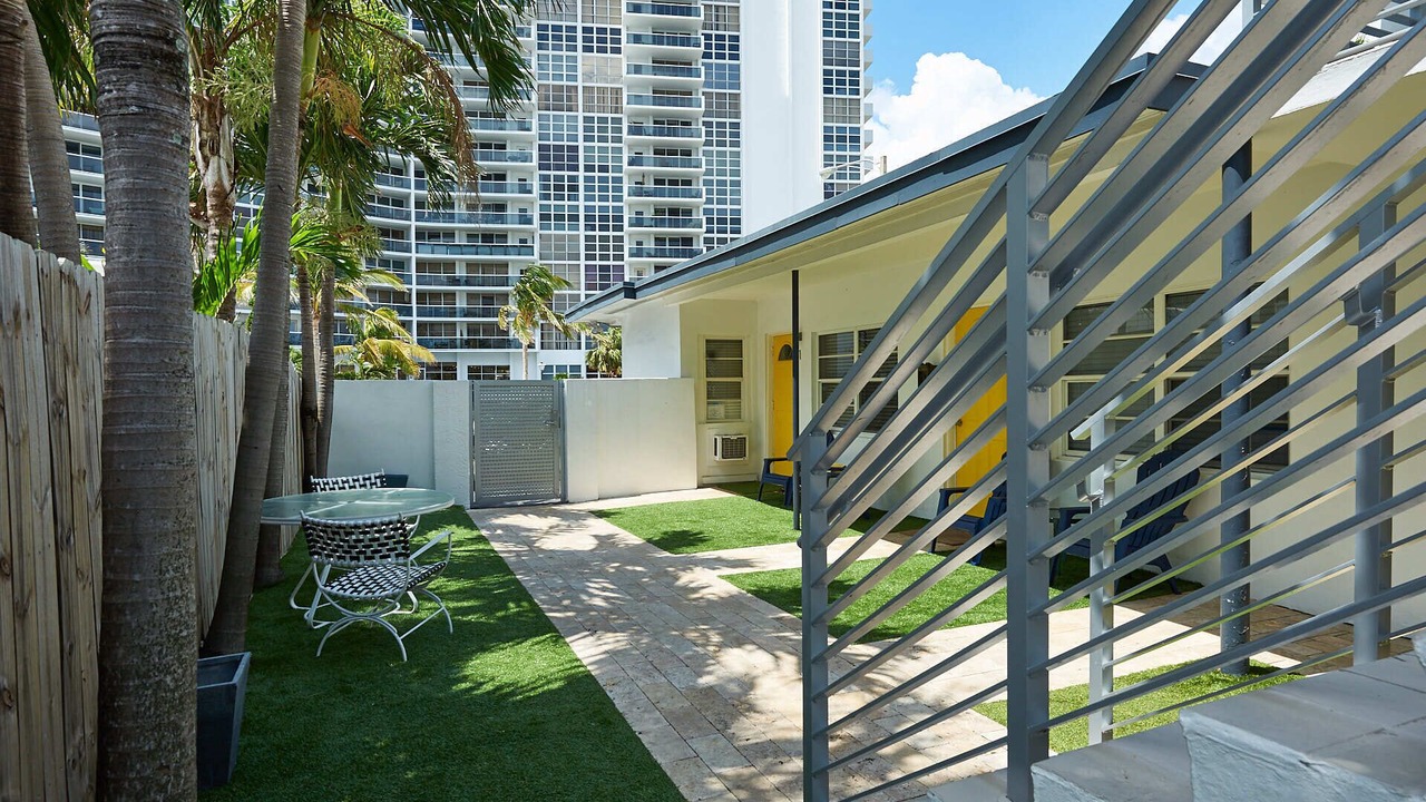 Photo of Patio Balcony in Lauderdale Beach