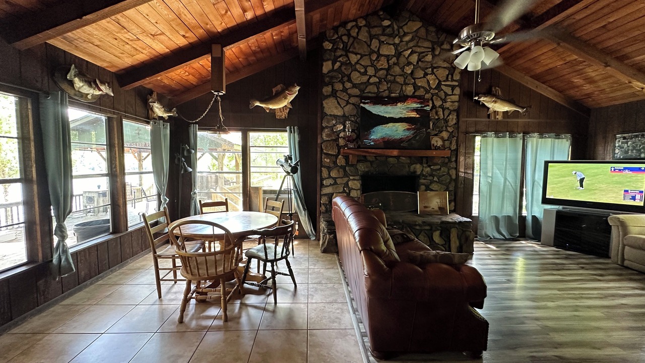 Photo of Livingroom in Shelby