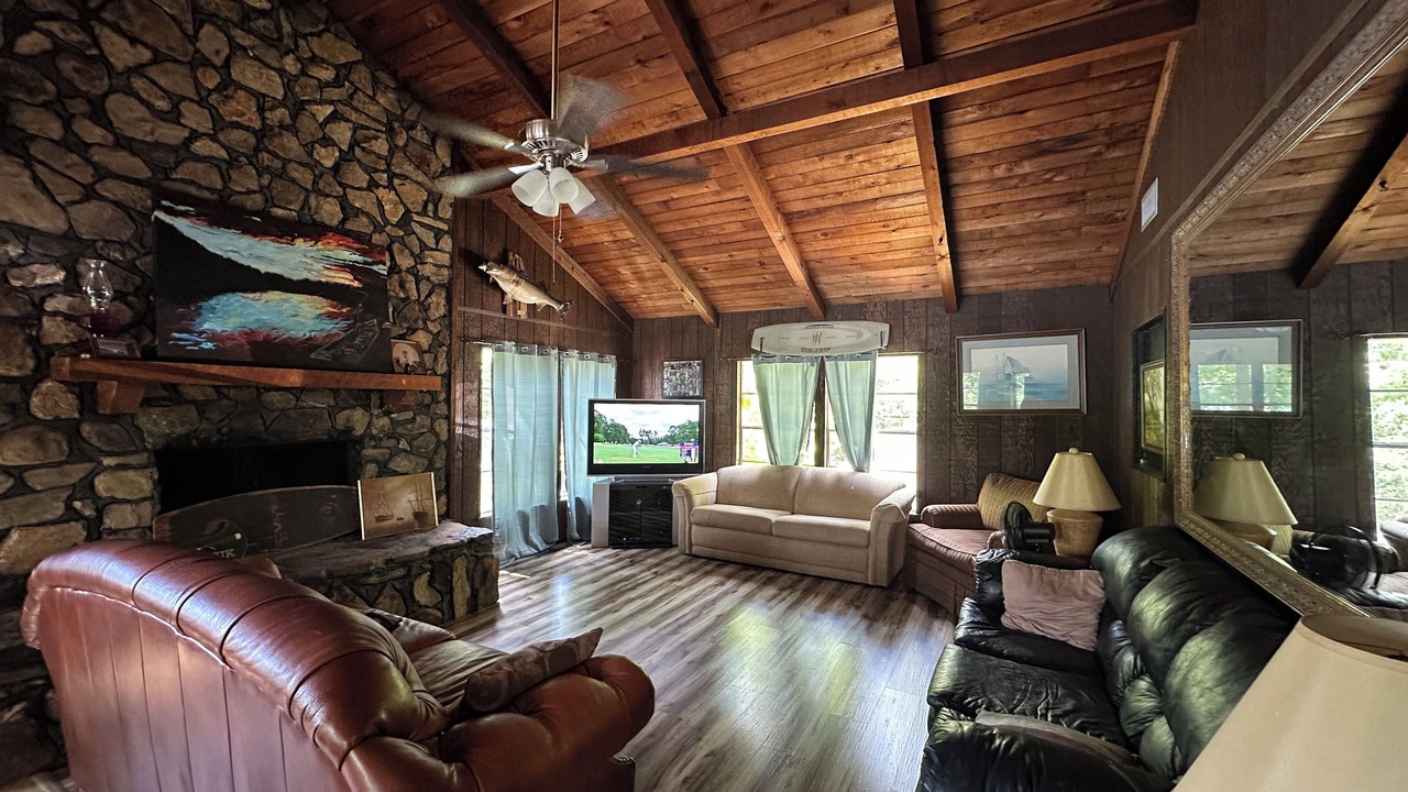 Photo of Livingroom in Shelby