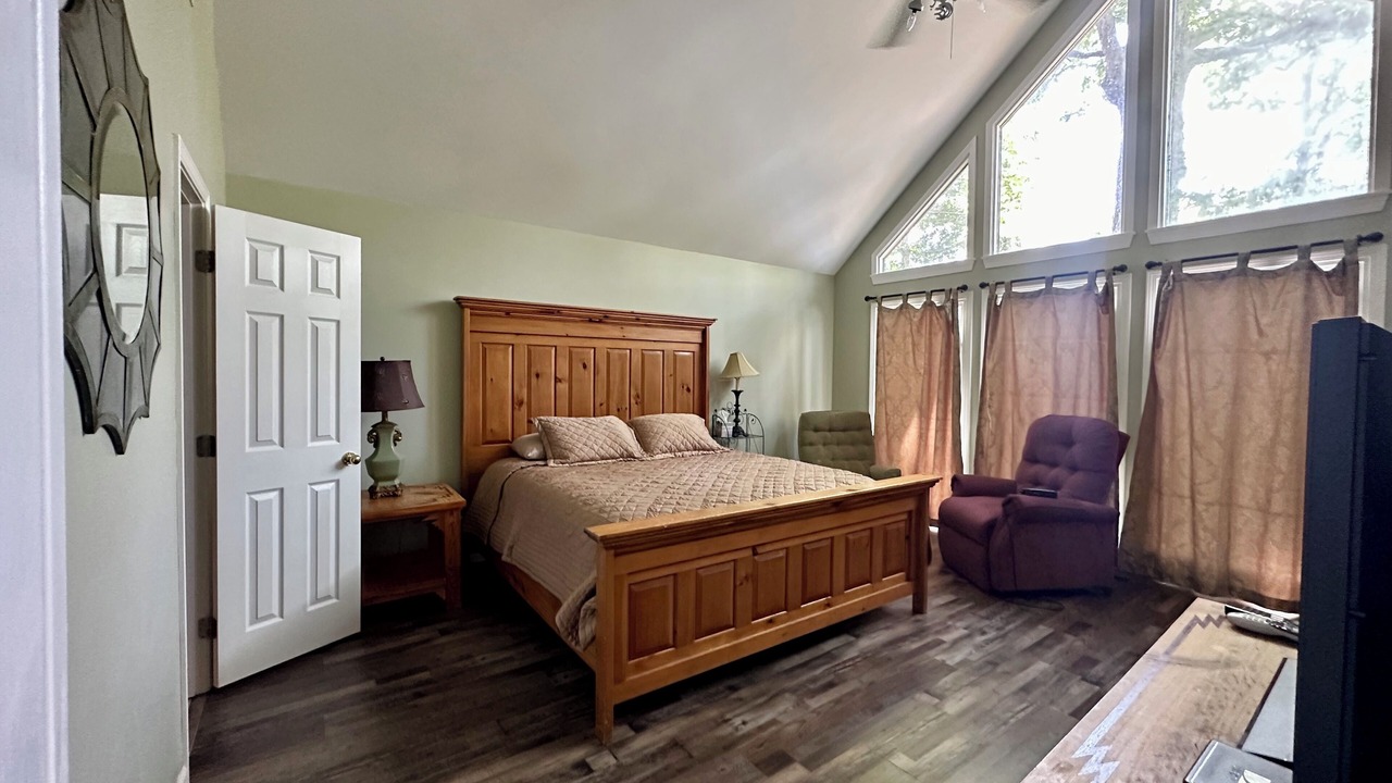 Photo of Bedroom in Shelby