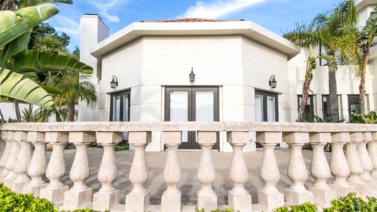 Photo of Patio Balcony in Thousand Oaks
