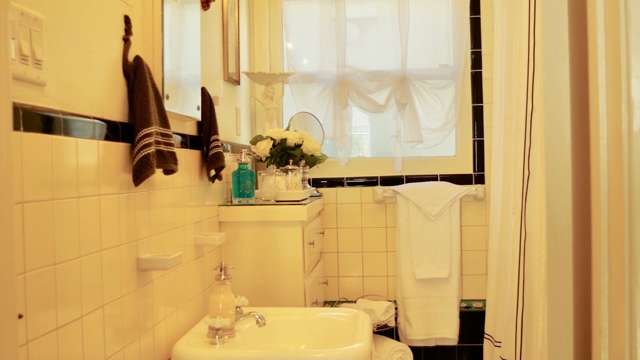 Photo of Bathroom in Belmont Shore