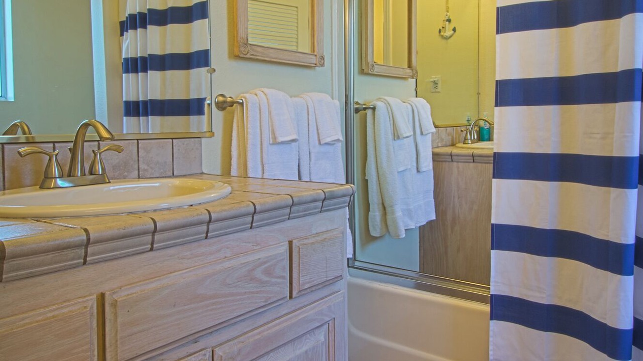 Photo of Bathroom in Southeast Anaheim