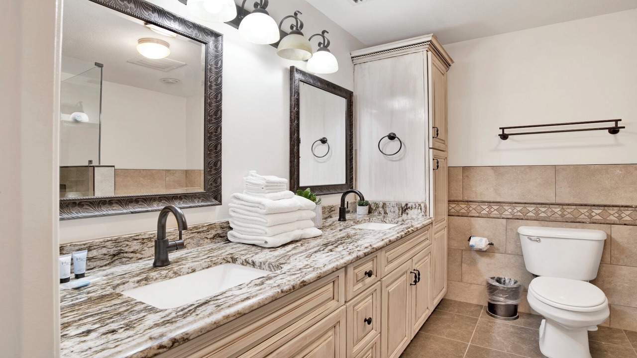 Photo of Bathroom in Orange Beach East
