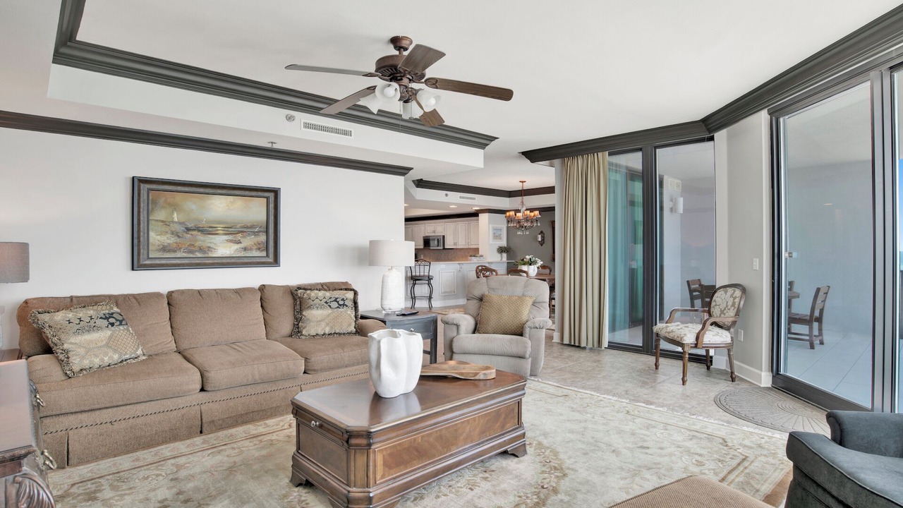 Photo of Livingroom in Orange Beach East