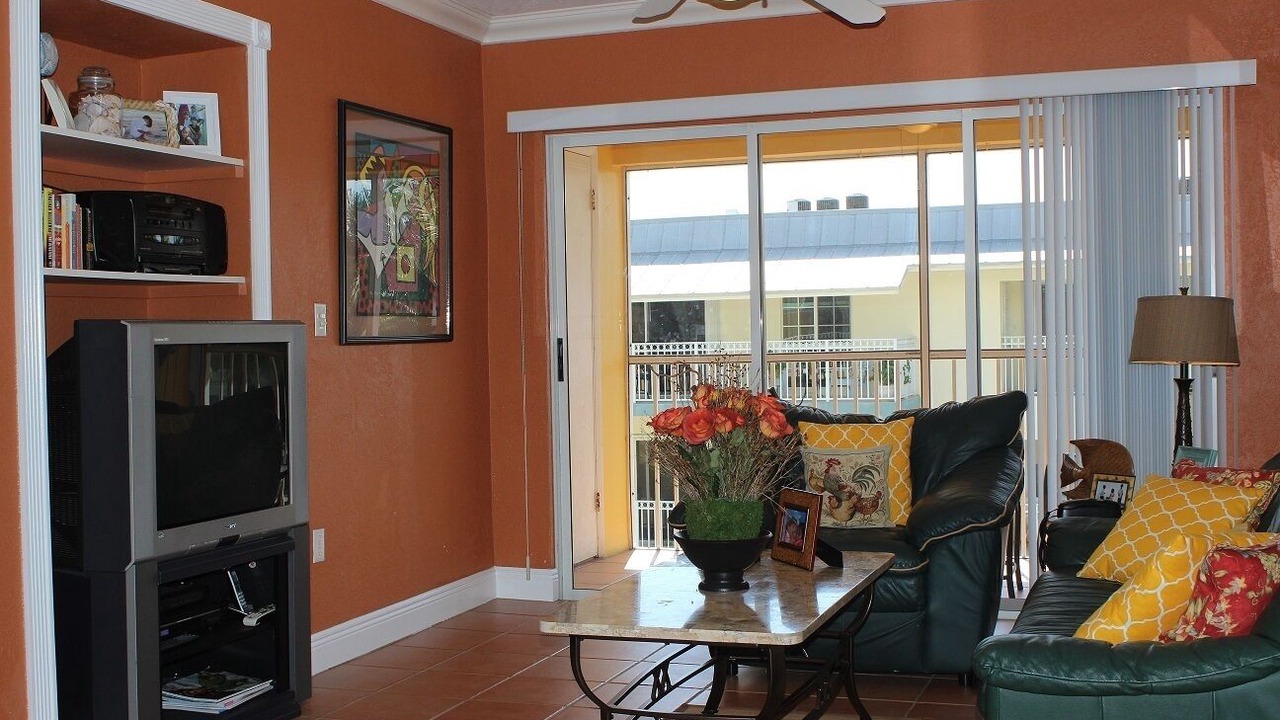 Photo of Livingroom in Key Biscayne