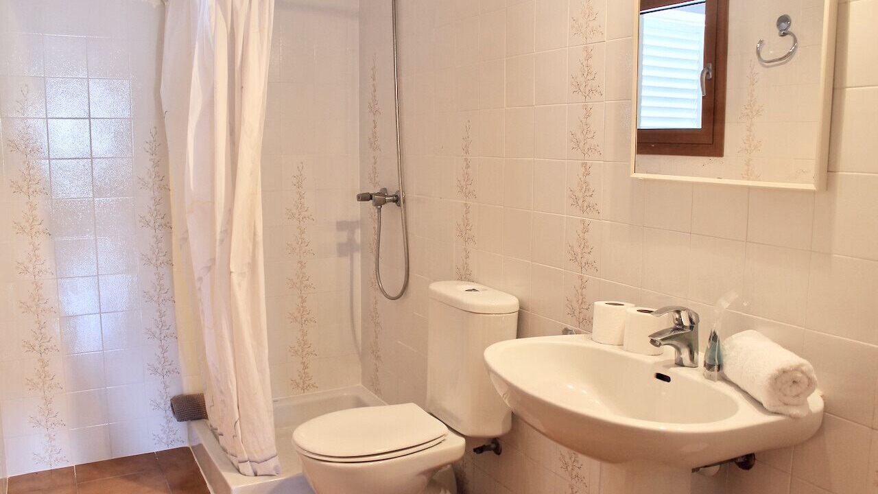 Photo of Bathroom in Pals