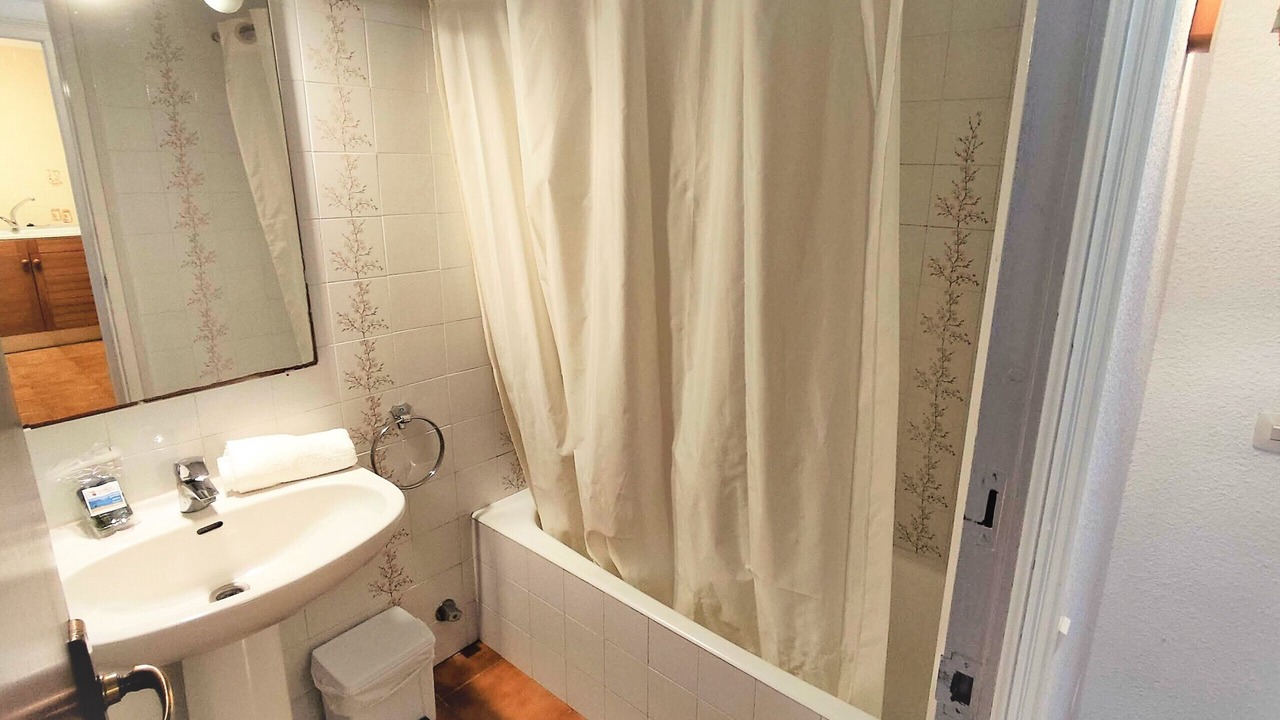 Photo of Bathroom in Pals