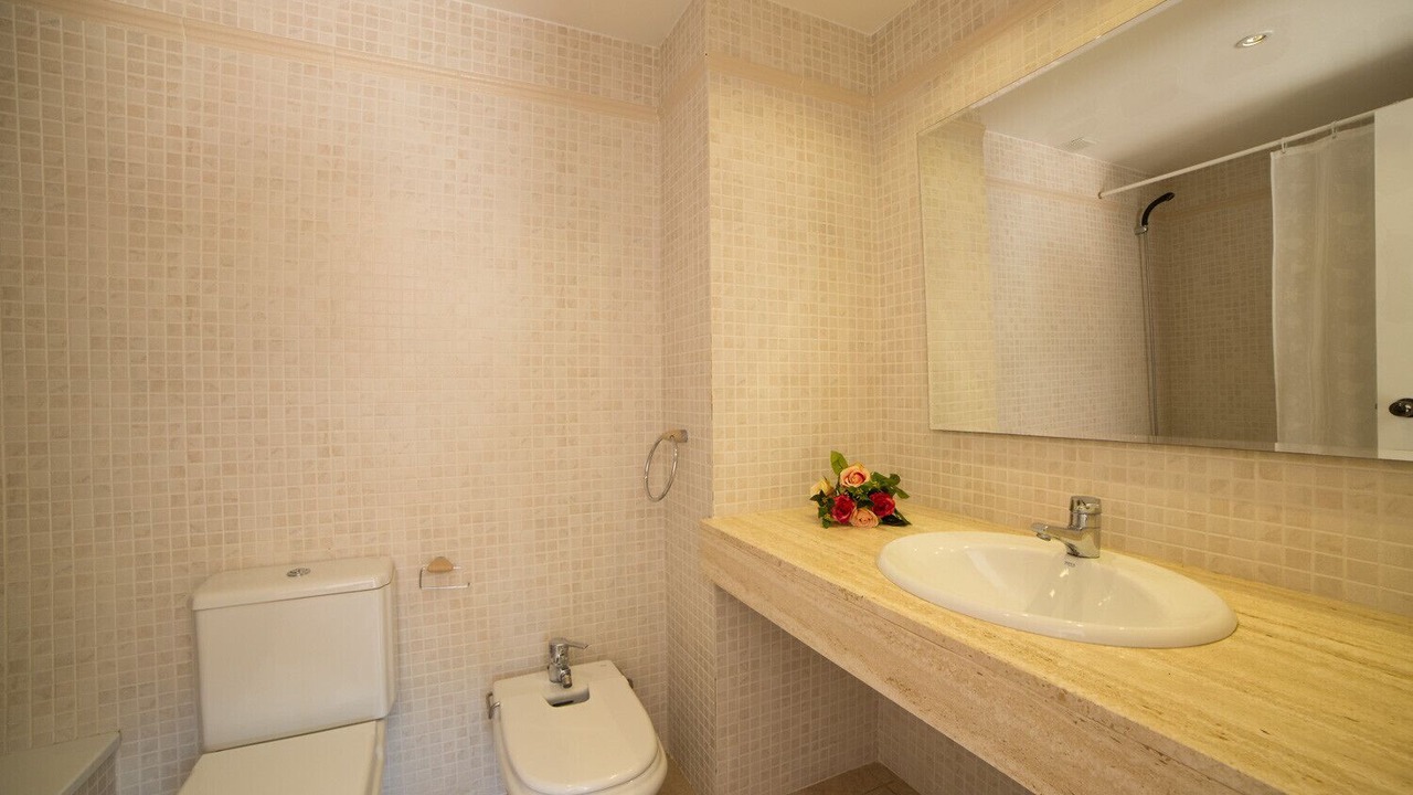 Photo of Bathroom in Pals