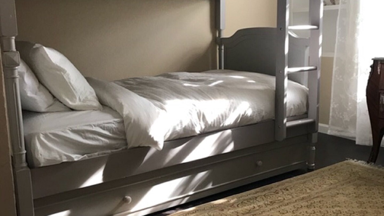 Photo of Bedroom in Orange