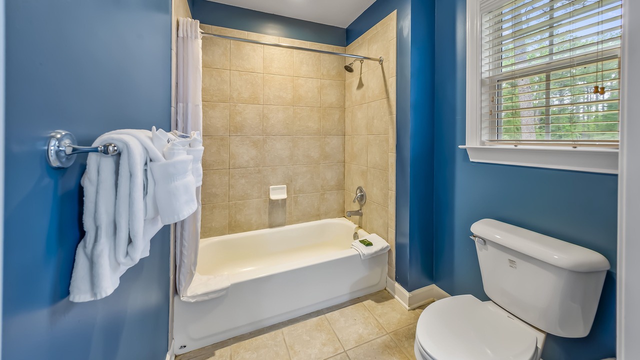 Photo of Bathroom in Fairfield Harbour