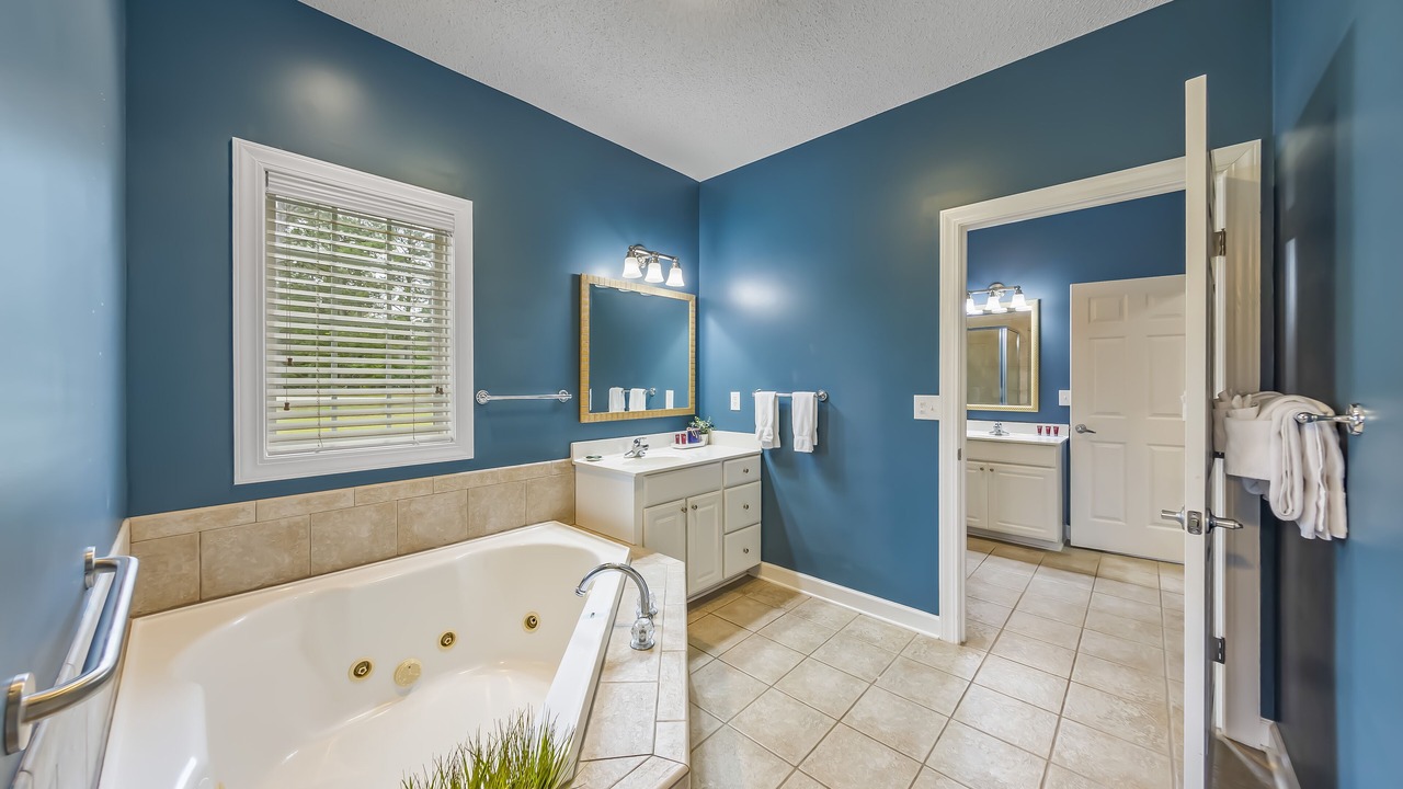 Photo of Bathroom in Fairfield Harbour