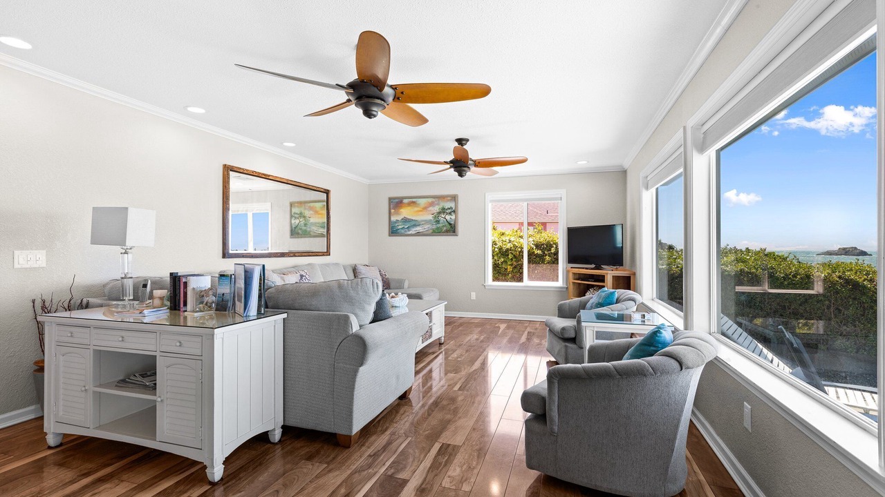 Photo of Livingroom in Crescent City North