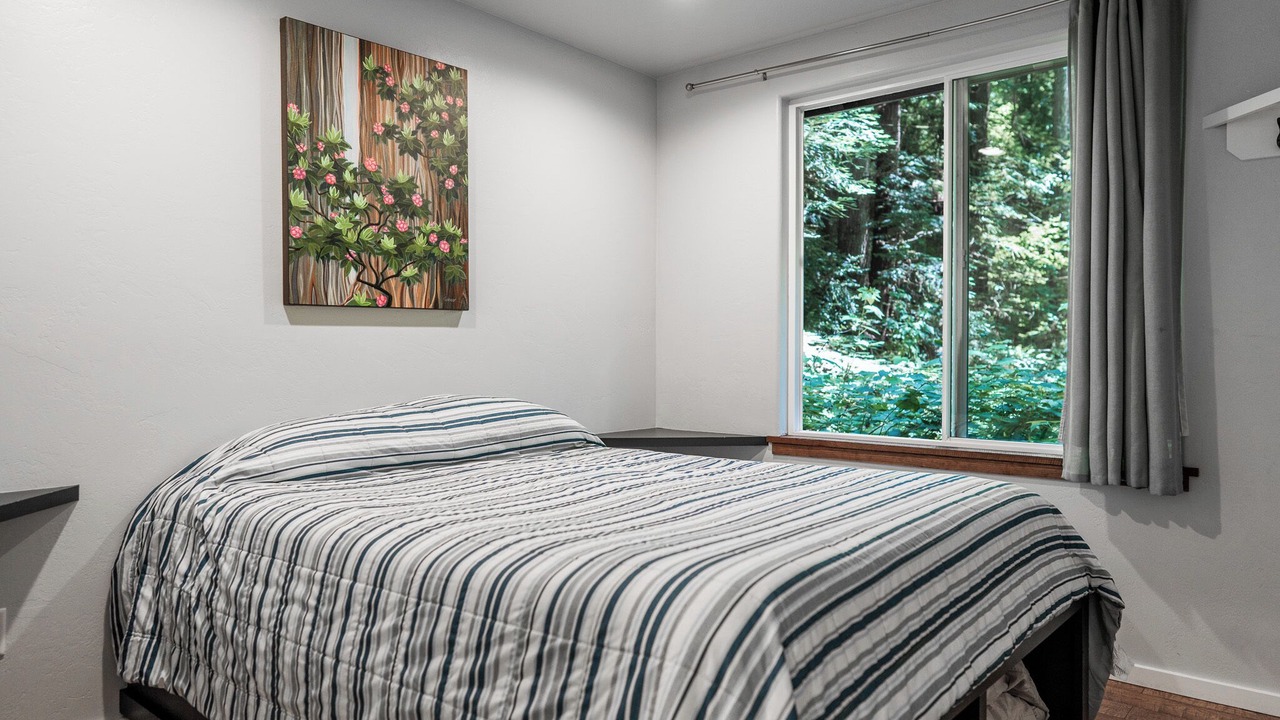 Photo of Bedroom in Crescent City
