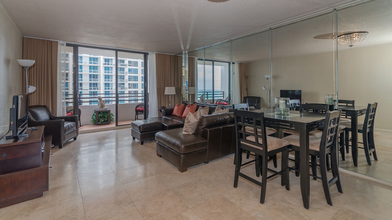 Photo of Livingroom in Hollywood South Central Beach