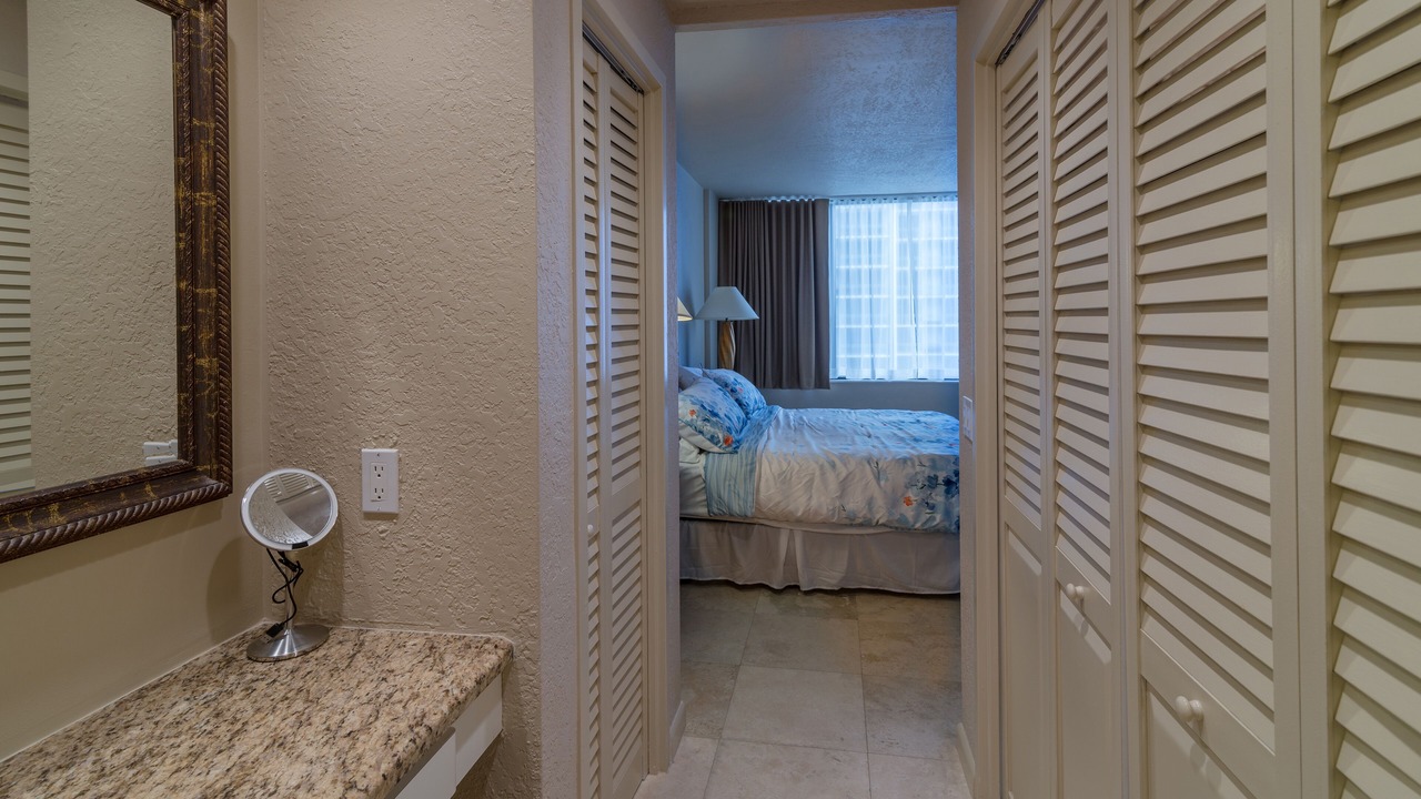 Photo of Bedroom in Hollywood South Central Beach