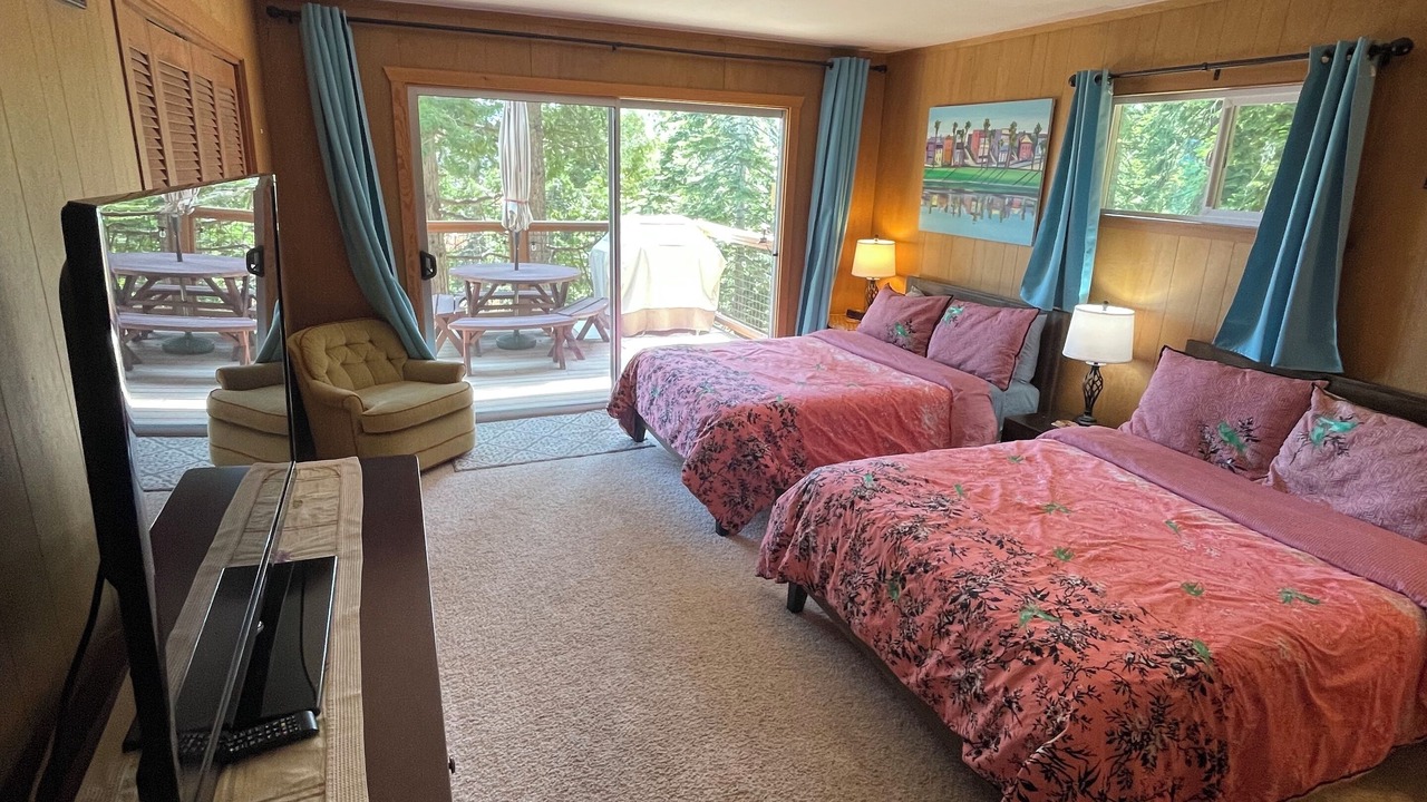 Photo of Bedroom in Tahoe Woods