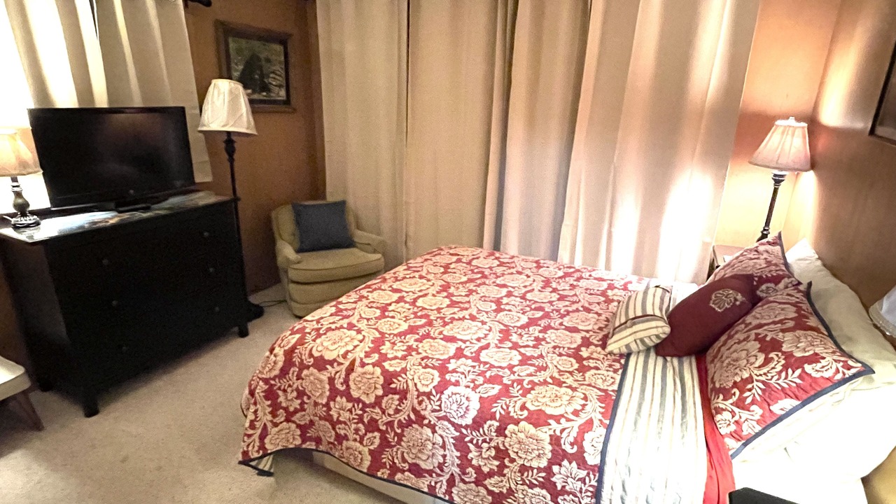 Photo of Bedroom in Tahoe Woods