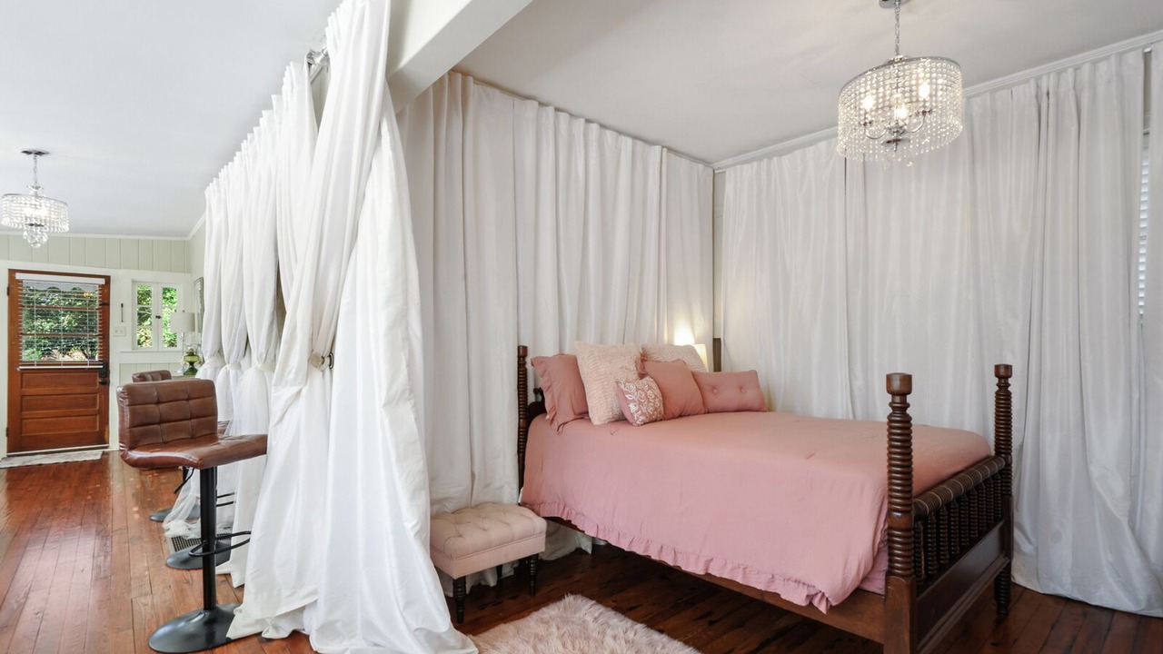 Photo of Bedroom in Old Town
